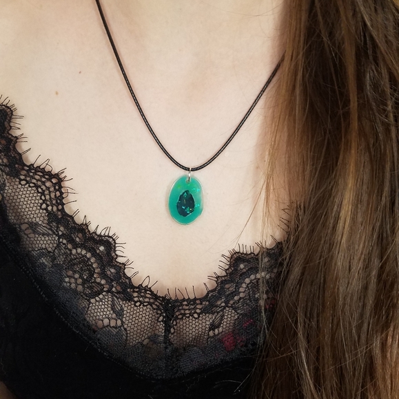 2 Sided Glowing Blue Pendant Necklace - Picture 6 of 8